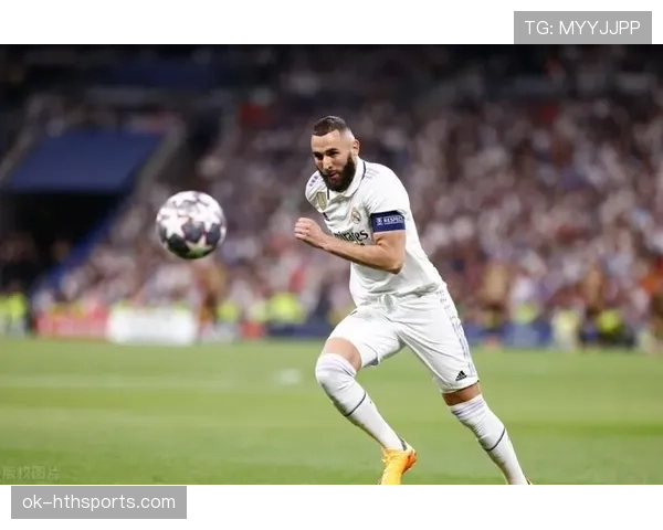 本泽马如何从皇马支点前锋蜕变为进攻核心？